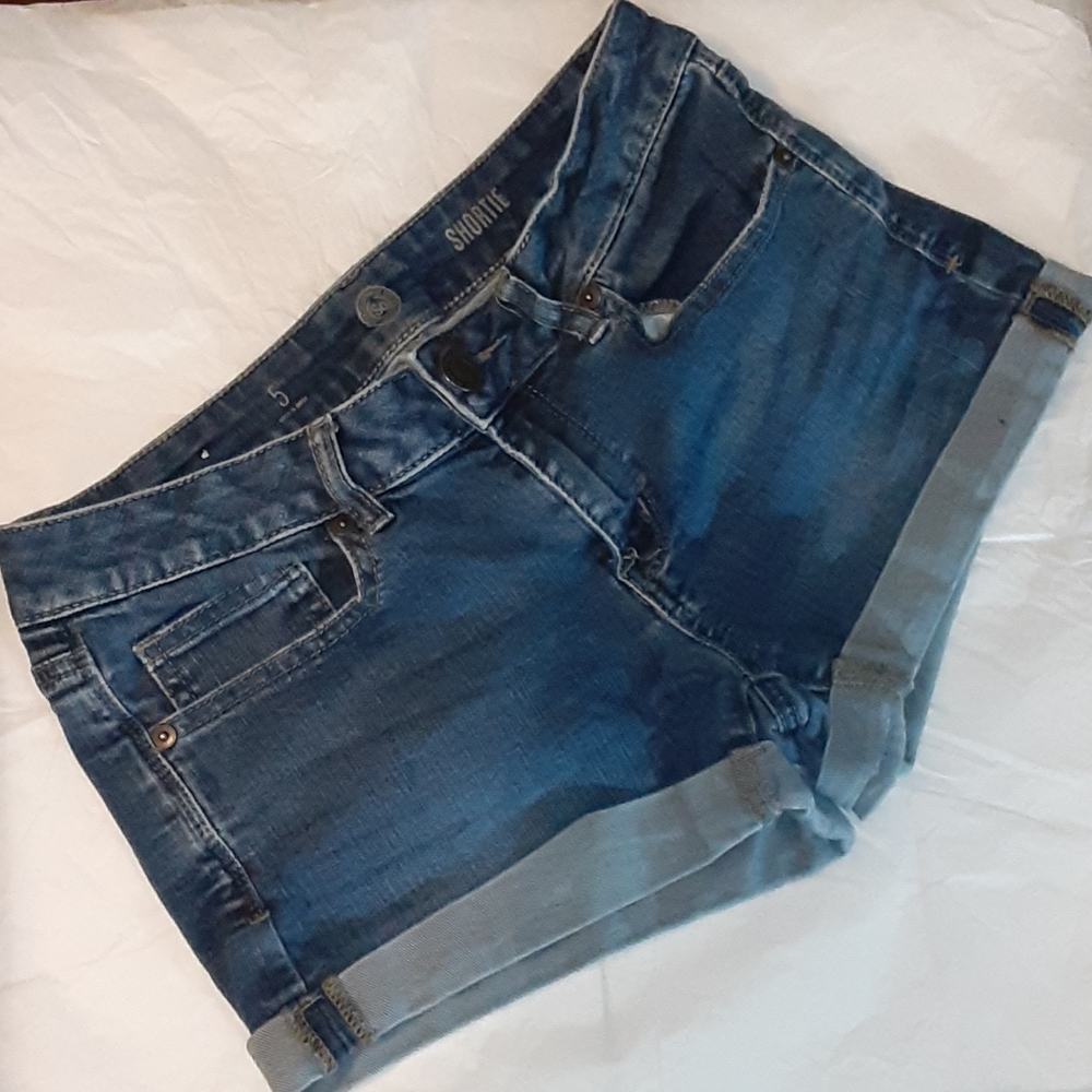So  jean shorts